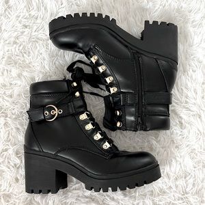 Black boots Size 6!!!